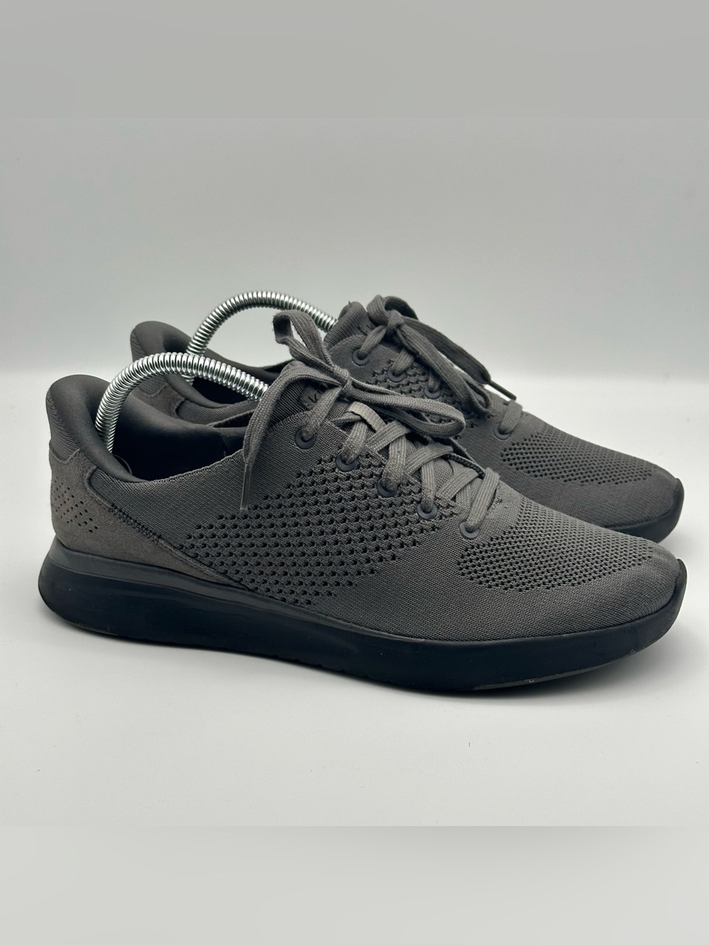 Kizik Lima Graphite Gray Hands Free Low Top Casual Shoe Sneaker M8.5/W10 Comfy